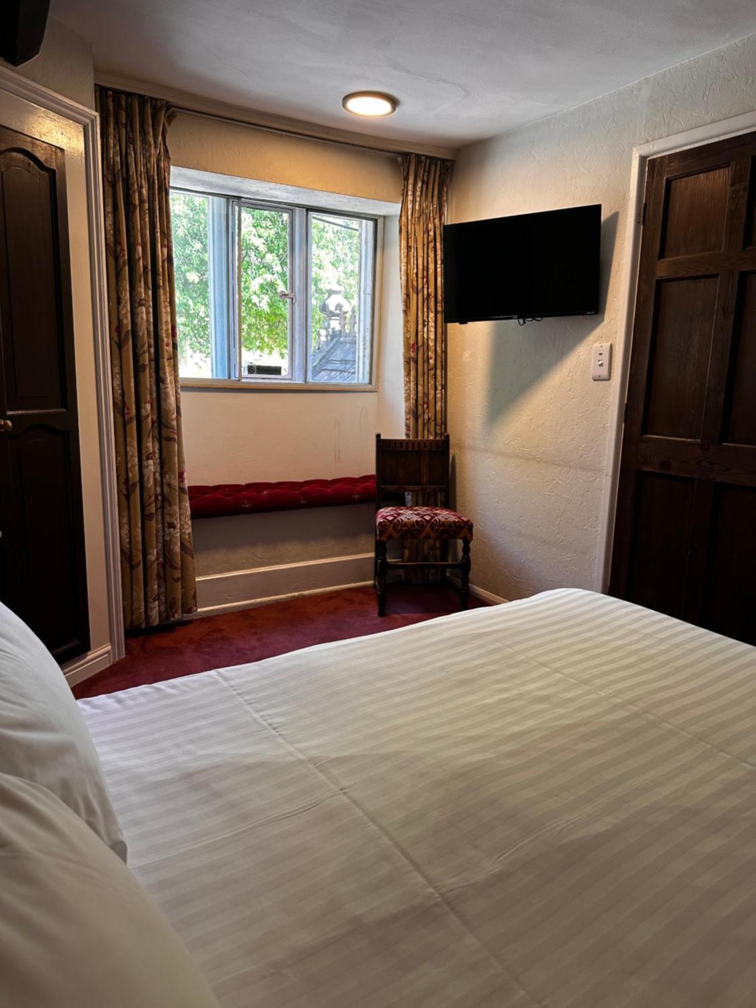 The Old Manor House 3* Keynsham